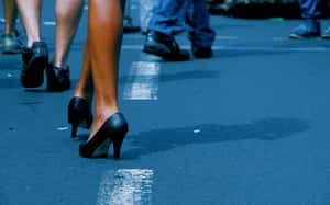 上班穿高跟鞋是必要的嗎？英國議會展開辯論