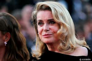 法國女星譴責#我也是運動  稱男性該有「調情自由」惹議