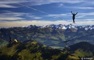 看了手心直冒汗的走繩美景