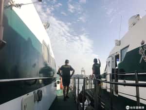 快艇追逐不慎落海 西班牙警察被他們正在追的毒販救上岸