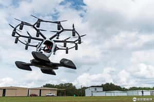 【從山坡上輕輕地爬下來的地球 24小時】07/12 一台可載人的「無人機」