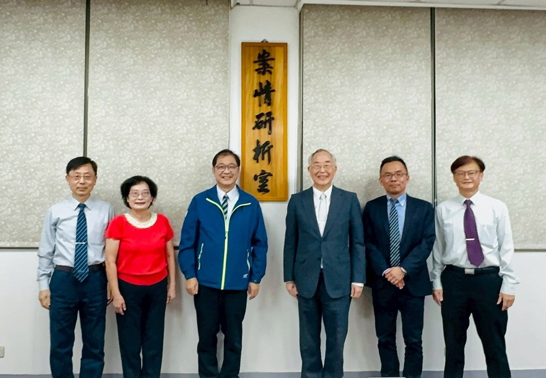 法務部長鄭銘謙視導台南高分檢檢察業務並主持案情研析室揭牌