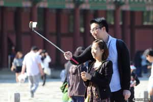 南韓將對「自拍棒」開罰   網友諷：政府好有創意