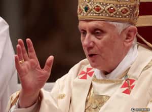 天使與魔鬼的戰爭  梵諦岡醜聞被前管家洩密並出版