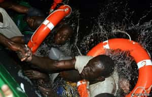 拚死也要活下去 非洲難民賭命上歐洲