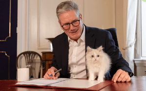 英國貓派首相上任，愛貓JoJo、Prince入住唐寧街10號「首席捕鼠大臣」賴瑞：我的地位無貓能敵