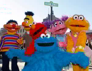 【地球圖書館】「我們笑起來都一樣」《芝麻街》讓民族世仇的孩子們相遇了