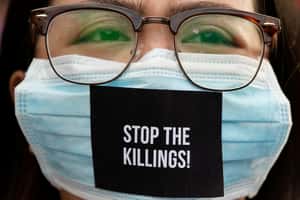 菲律賓塔拉克母子爆頭案：鄰居與惡警起口角遭近距離槍殺 