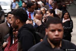 作家：學再多一樣找不到工作