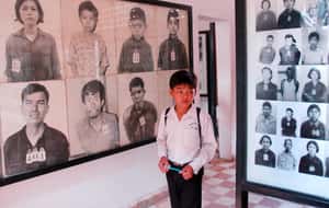 死神面前的神秘微笑？愛爾蘭藝術家竄改紅色高棉老照片惹議