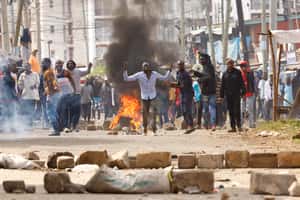 「警察闖進他家後，家人再見已是屍體」歐賈旺之死引起肯亞人民抗議，「Saba Saba」民主紀念日爆警民衝突對峙