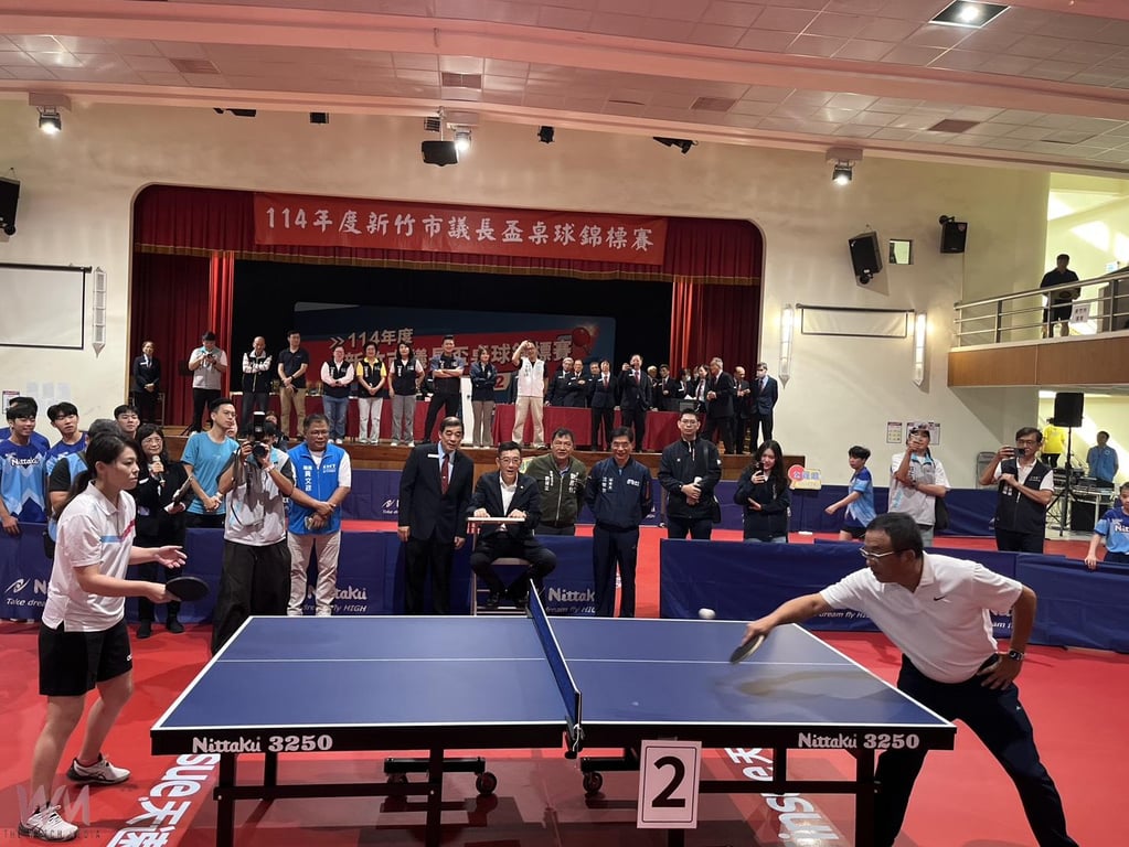 竹市議長盃桌球賽首登     高虹安與余邦彥開球