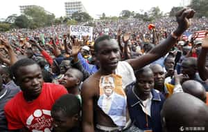 不爽物價上漲 肯亞數千民眾要求政府對話