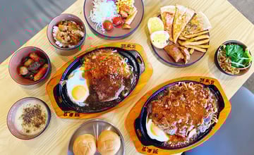 新莊孫東寶PLUS全新登場｜跟一般孫東寶牛排差在哪？菜單價格一次告訴你│新莊化成路美食-新莊牛排推薦