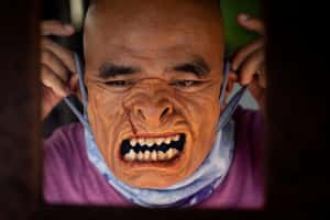 【地球 24小時】06/18 夜幕低垂，請勿配戴本口罩外出