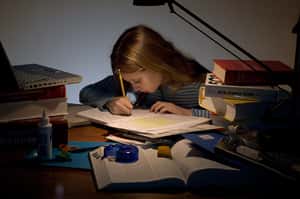 下班還要指導孩子寫功課？法國推動在校完成作業