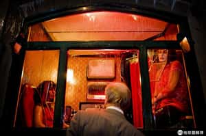 拒絕性工作觀光 阿姆斯特丹明年起禁止紅燈區導覽