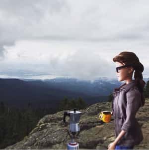 美國「文青芭比」嘲諷網友膚淺自拍現象