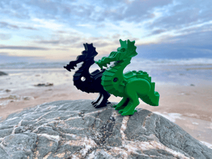 樂高鯊魚與龍的奇幻漂流　27年前的「樂高大洩漏事件」，480萬塊積木環游世界