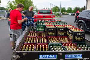 「讓這群納粹乾渴」 德國居民買光啤酒抗議極右翼音樂節