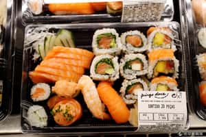 黑色的不能回收  英國塑膠垃圾新難題