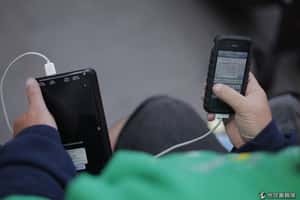 手機充電更方便 美國研發微波轉換裝置