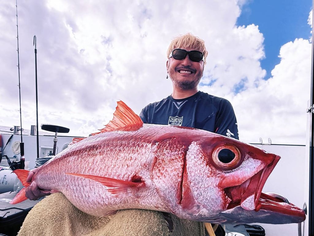 手捲拉起8公斤深海猛魚！　KID林柏昇嗨喊：「手捲真男人」