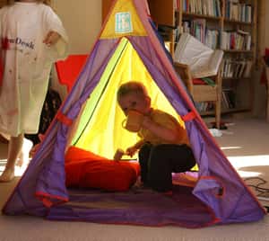 家裡的客廳就是最好的工地 為什麼全球小孩都愛在家「蓋城堡」？