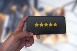 為什麼3.7星比3.7分更有說服力？研究證實：星星評分更能提升消費者好感度與購買意願