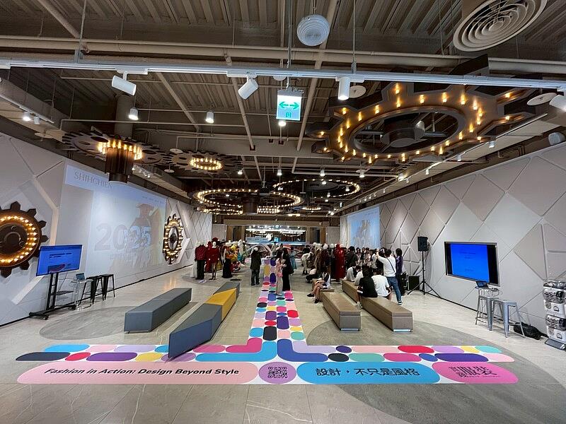 實踐大學服裝設計學系攜手裕隆城 打造在校生服裝展覽 【輻射現場：設計，不只是風格】Fashion in Action: Design Beyond Style