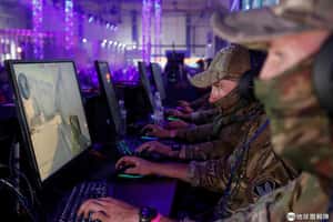 【早睡早起的地球 24小時】09/28 特種部隊挑戰CS射擊遊戲