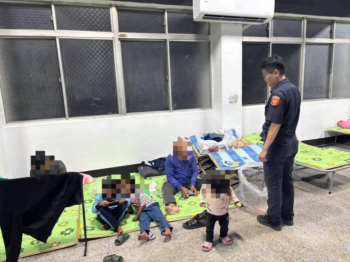 鳳凰颱風逼近 枋警迅速動員協助撤離