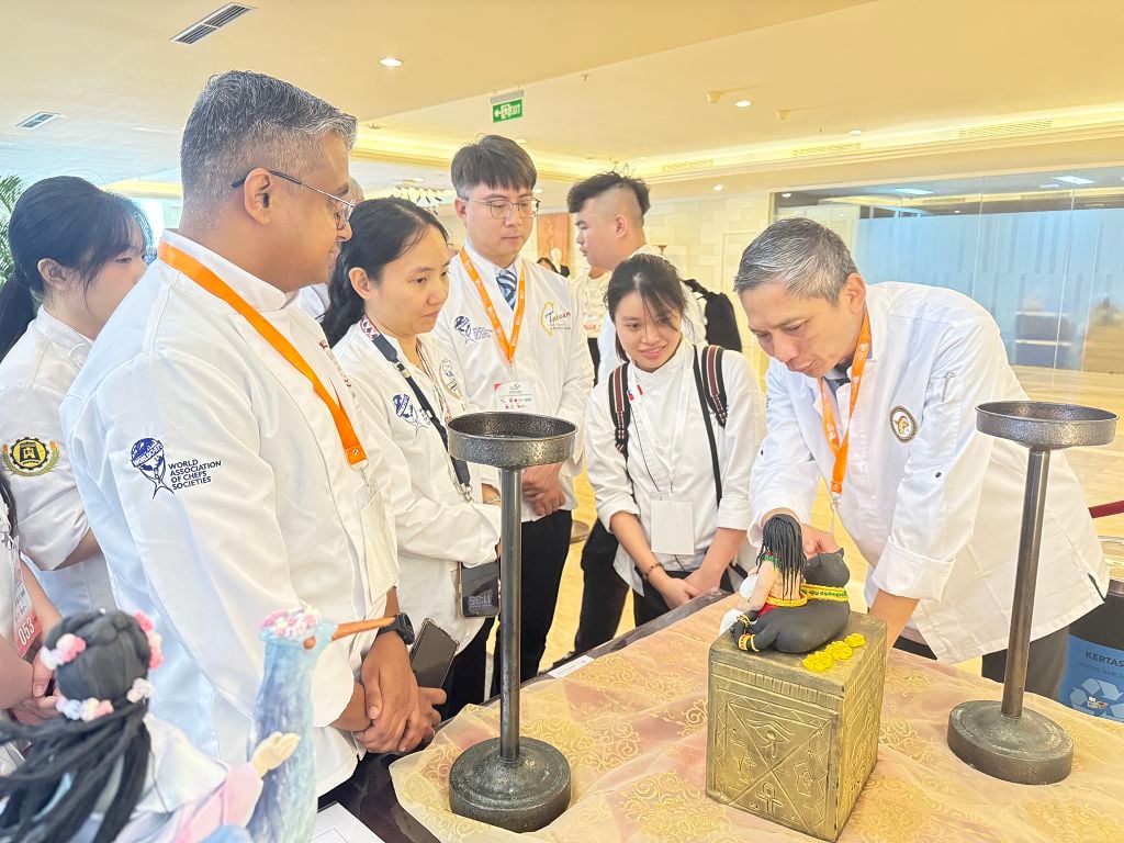 Hsiang Chuang University Shines Internationally! FHTB Culinary Competition Wins Two Bronze Medals