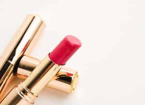 把口紅送進女子監獄  前泰國政治犯想改善獄中生活