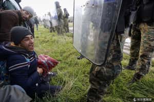 伊朗難民：「偷渡就跟考試一樣，我已經考了五次」  卡在邊境的難民們