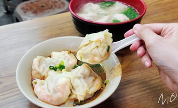 [台中西區]江家餛飩。整尾鮮蝦紅油抄手&鮮肉大餛飩湯。向上市場周邊的大餛飩專賣店 #大顆飽足
