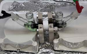 「放著也是放射，不如拿來放電！」日本科學家研發全球首款核廢料充電電池