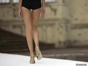 大腿併不攏最美？歐美激瘦風惹議