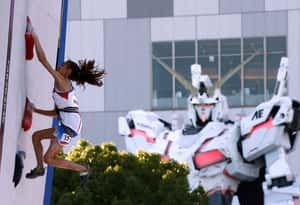 【地球 24小時】08/04 大機器人的無聲加油