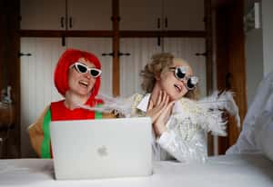 【地球 24小時】04/18  當女神卡卡遇上艾爾頓強