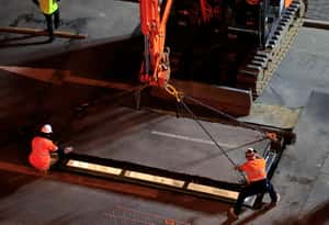 在大馬路下絕食三天三夜  從地底爬出的澳洲男子