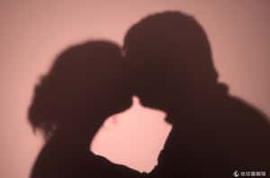 公然猥褻 印度13對情侶旅館嘿咻被抓