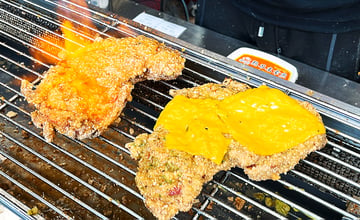 【火岩堂蘆洲復興店】火岩堂雞排超推！封香厚大雞排＋大杯飲料只要100元，蒜香、炭烤各有人愛│三民高中捷運站美食｜蘆洲雞排推薦必吃