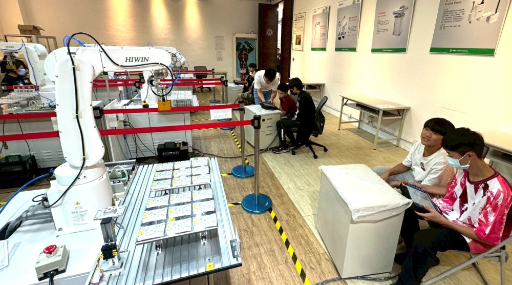 全國首創！「新未來產業職業試探課程」北北基桃國中生免費體驗AI×永續產業