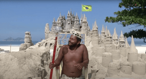 坐擁海景第一排  在沙堡住了22年的巴西男子