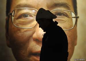 被關押的諾貝爾得主因肝癌過世 劉曉波享壽 61歲