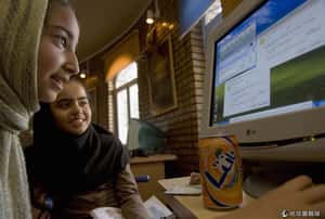 伊朗總統呼籲神職人員接受網路