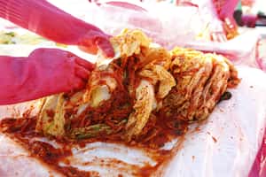 Netflix節目《黑白大廚》將泡菜翻譯成辛奇惹議？韓國：早就正名多年了