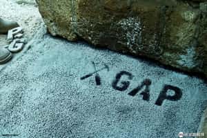 偷偷摸摸修馬路 義大利羅馬出現「路平志工」