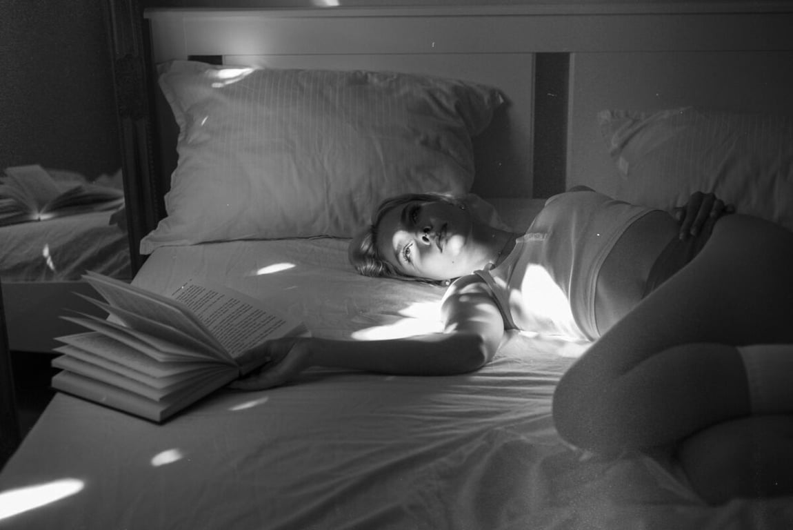 大叔裝20歲鮮肉約砲！硬闖女大生家　強逼「無套硬上」